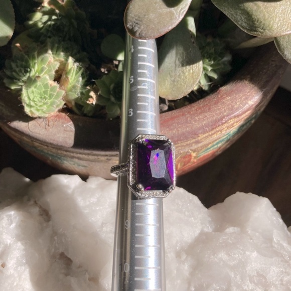 Silver with Purple Stone Statement Ring 13g - Picture 3 of 9